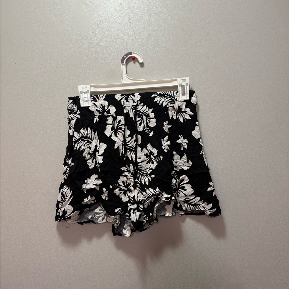 Floral Shorts NWT